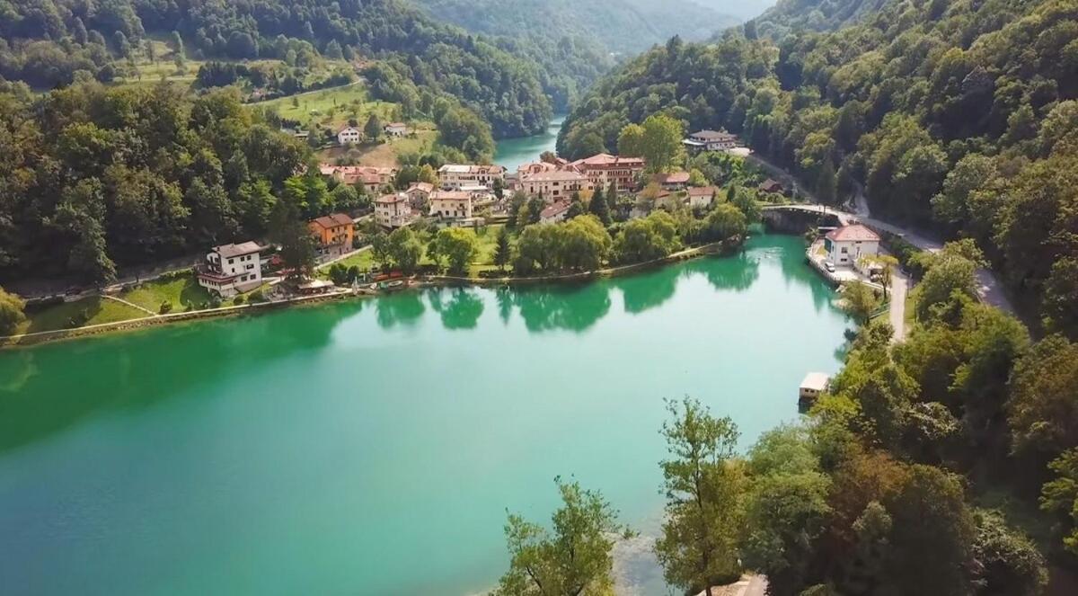 Retro Apartment Tolmin Bagian luar foto